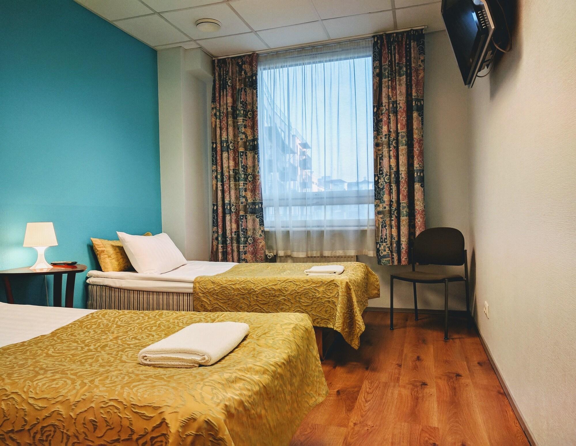 Center Hotel 2*