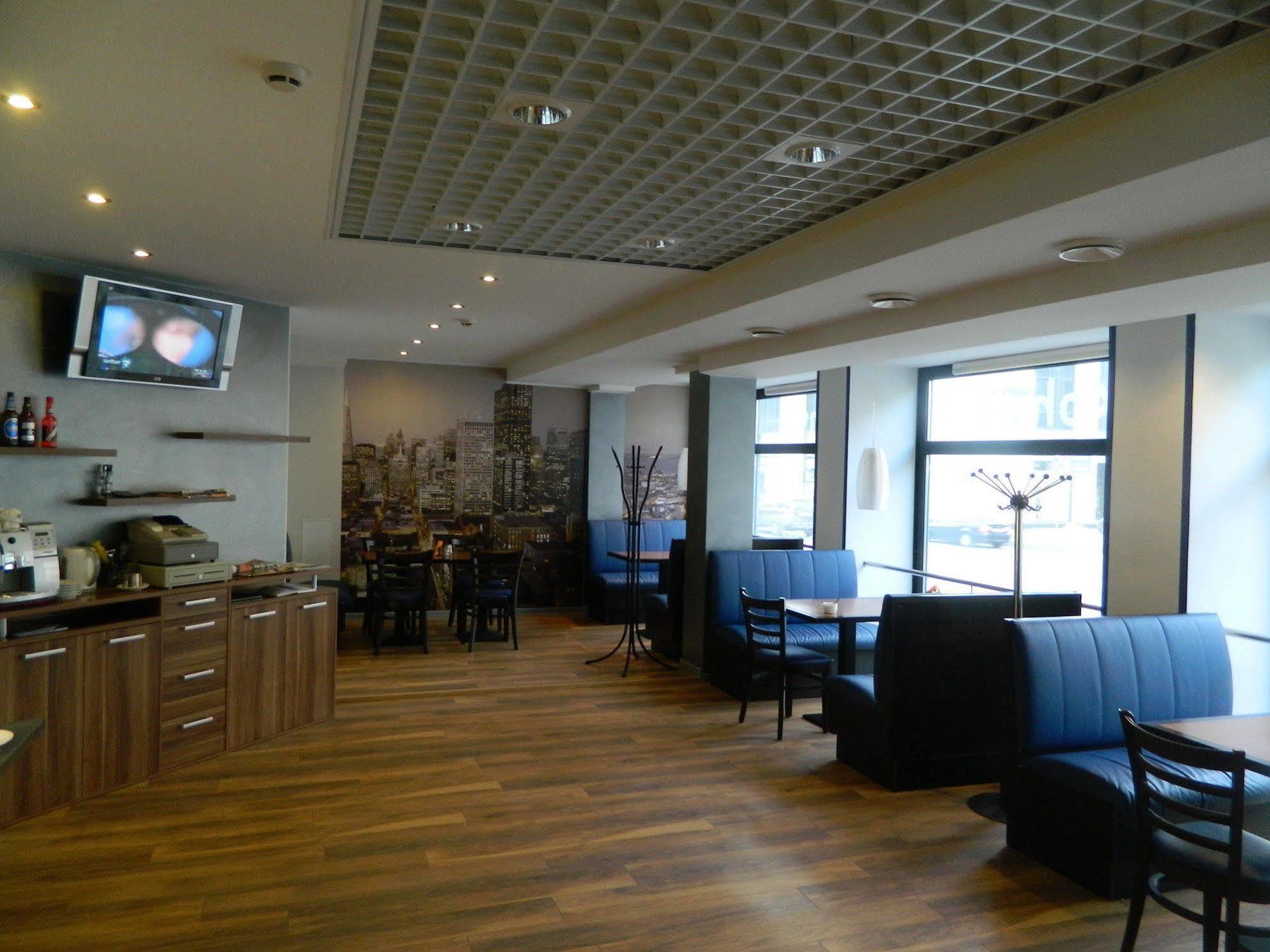 Center Hotel 2*